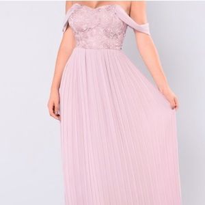 Long Mauve dress: perfect for a special occasion